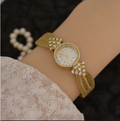 Vintage Diamond Quartz Women’s Watch – Elegant Crystal Bracelet
